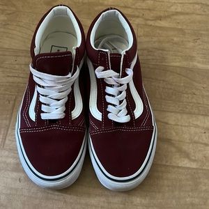 Maroon low top lace up vans